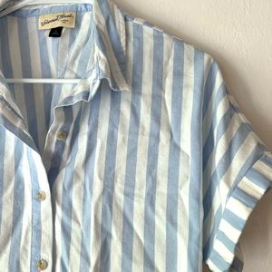 Universal Thread Blue/White striped shirt, short-sleeve, size Small